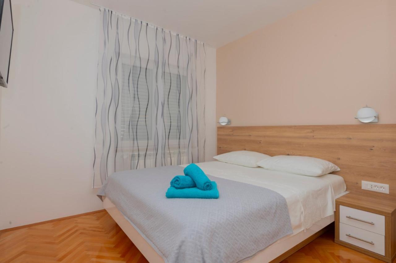 פודסטראנה Apartments Radeljic מראה חיצוני תמונה