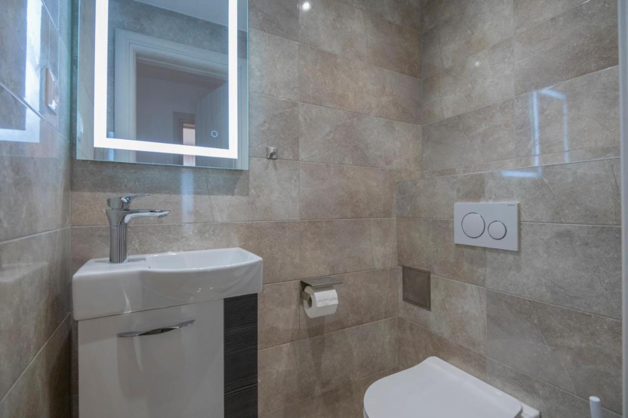 פודסטראנה Apartments Radeljic מראה חיצוני תמונה