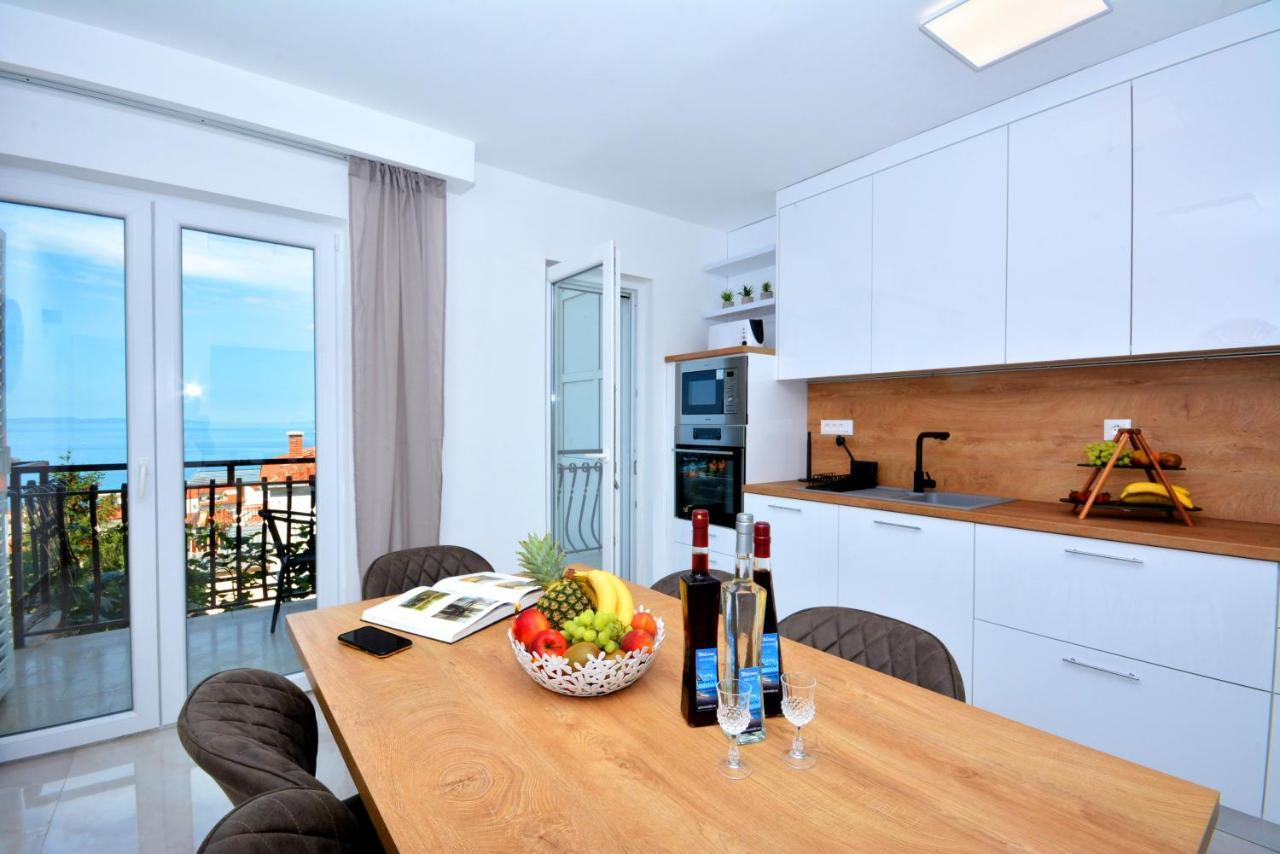 פודסטראנה Apartments Radeljic מראה חיצוני תמונה