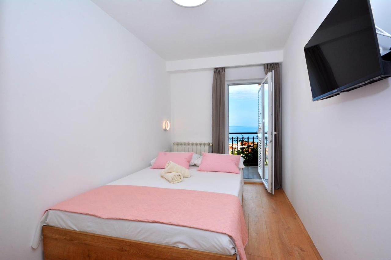 פודסטראנה Apartments Radeljic מראה חיצוני תמונה