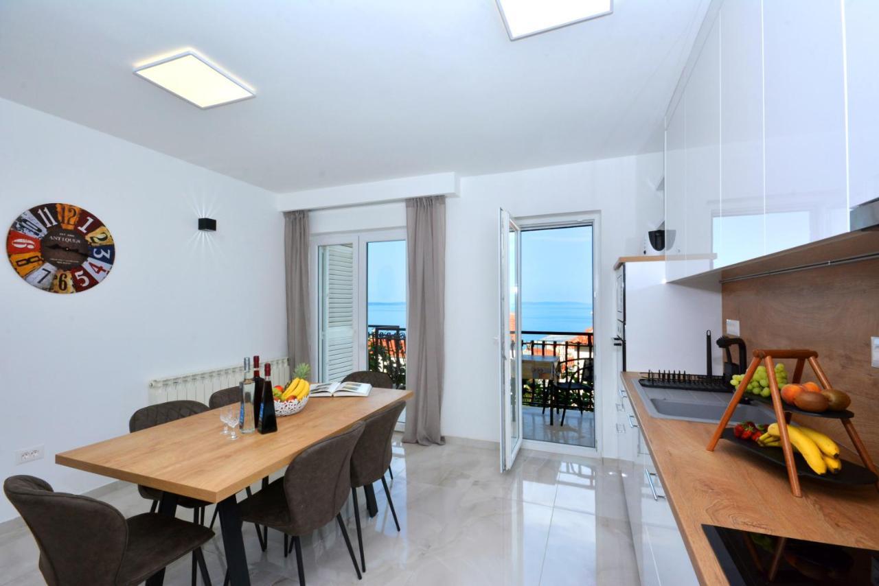 פודסטראנה Apartments Radeljic מראה חיצוני תמונה