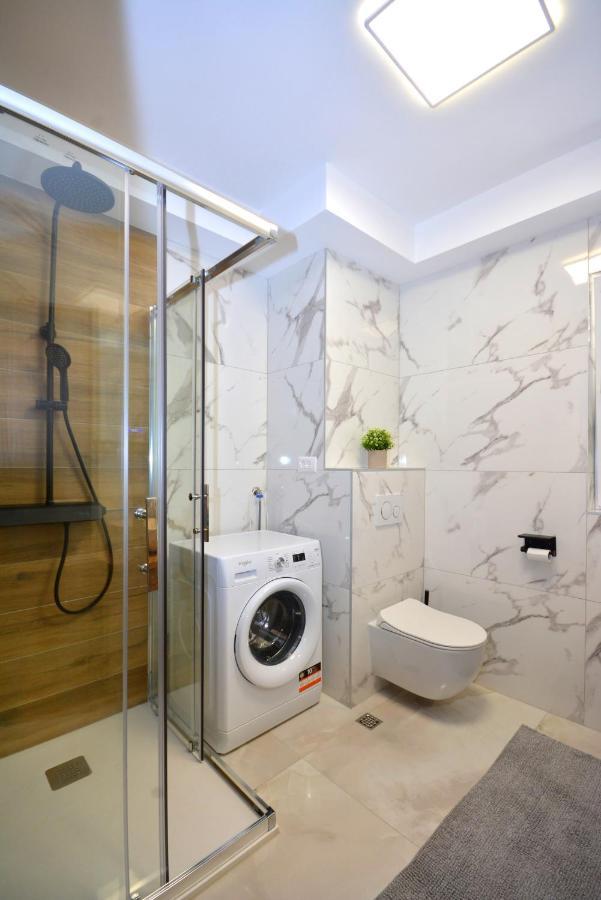 פודסטראנה Apartments Radeljic מראה חיצוני תמונה