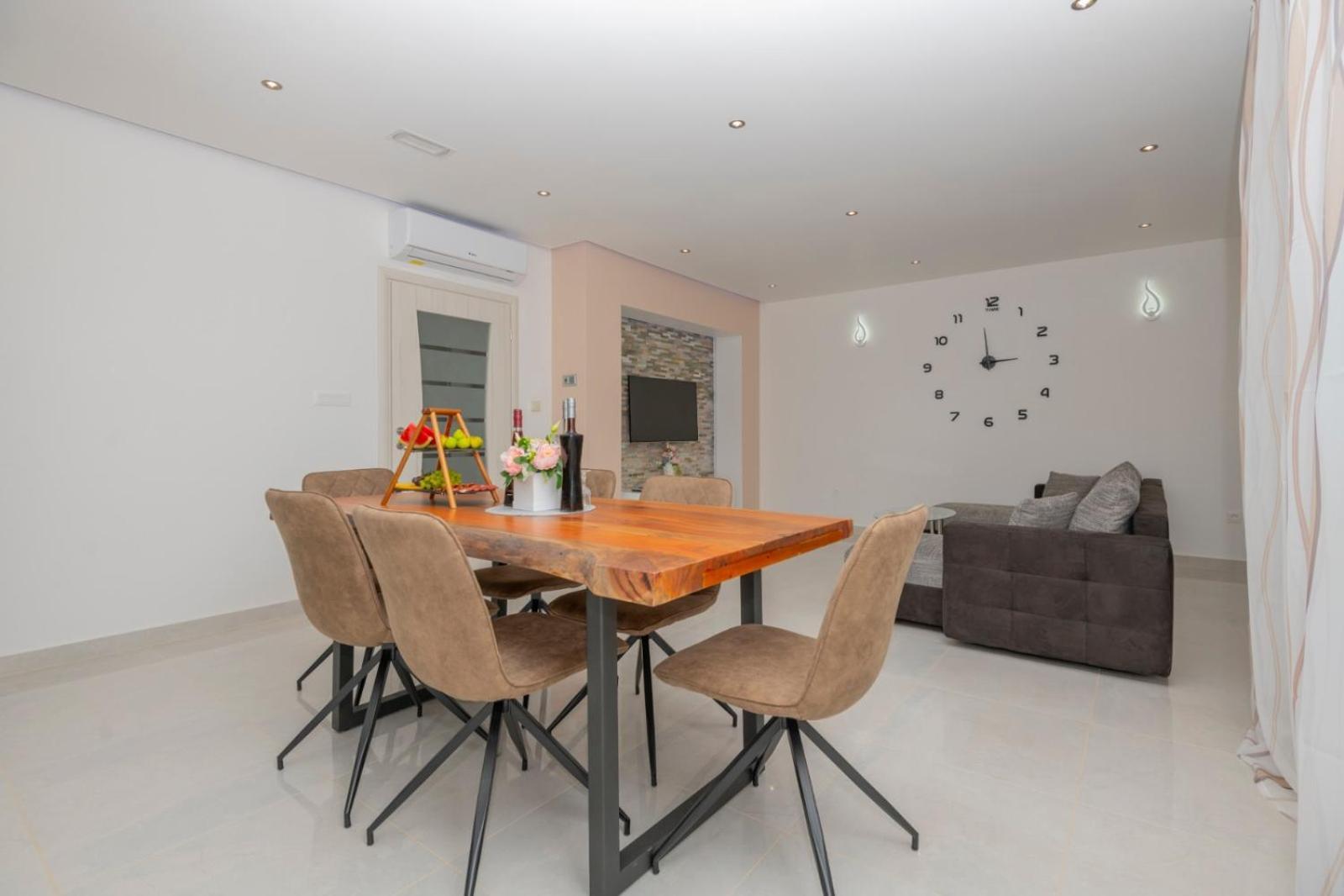 פודסטראנה Apartments Radeljic חדר תמונה