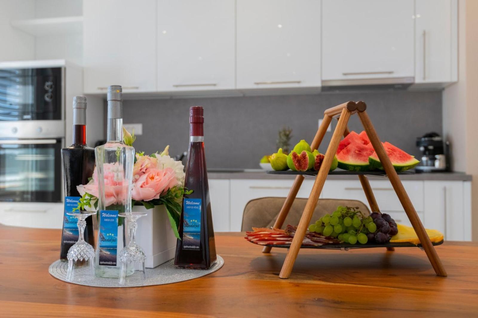 פודסטראנה Apartments Radeljic חדר תמונה